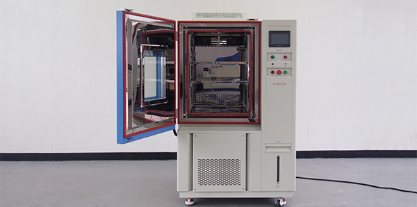 Optimiser vos tests environnementaux avec les chambres de test de température et d'humidité polyvalentes de LIB