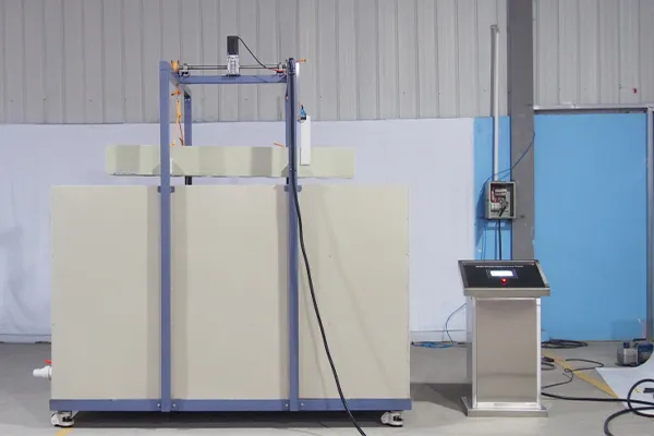 L'industrie LIB fournit une chambre d'essai d'immersion IPX7 personnalisée pour panneaux photovoltaïques